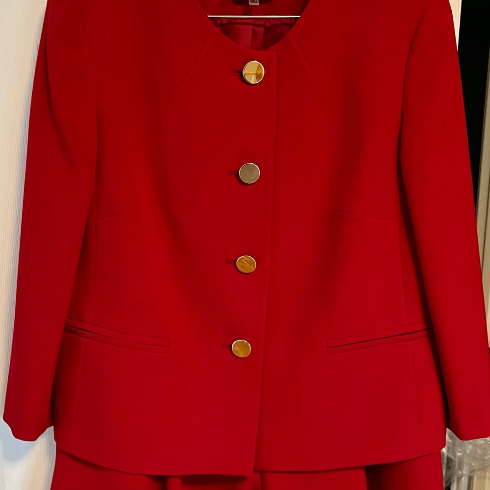 Le Suit Skirt Suit